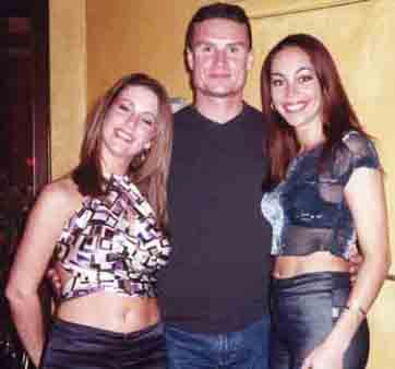 Carley and Corrie with David Coulthard in LaManga